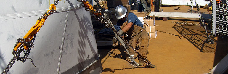 Lashing Navy cranes
